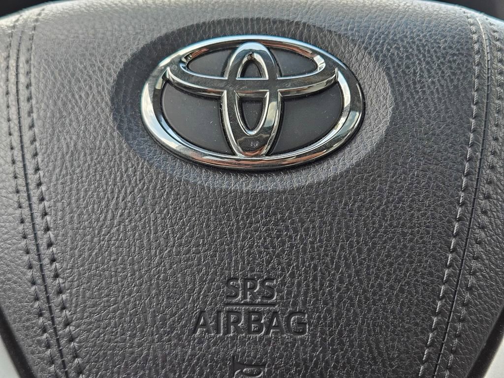 Used 2019 Toyota Highlander XLE FWD image 28