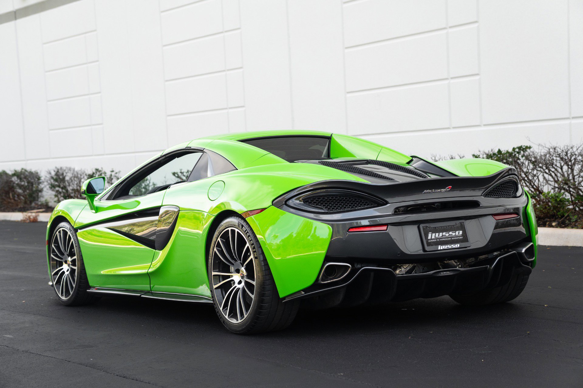 Used 2018 McLaren 570S Spider RWD image 28