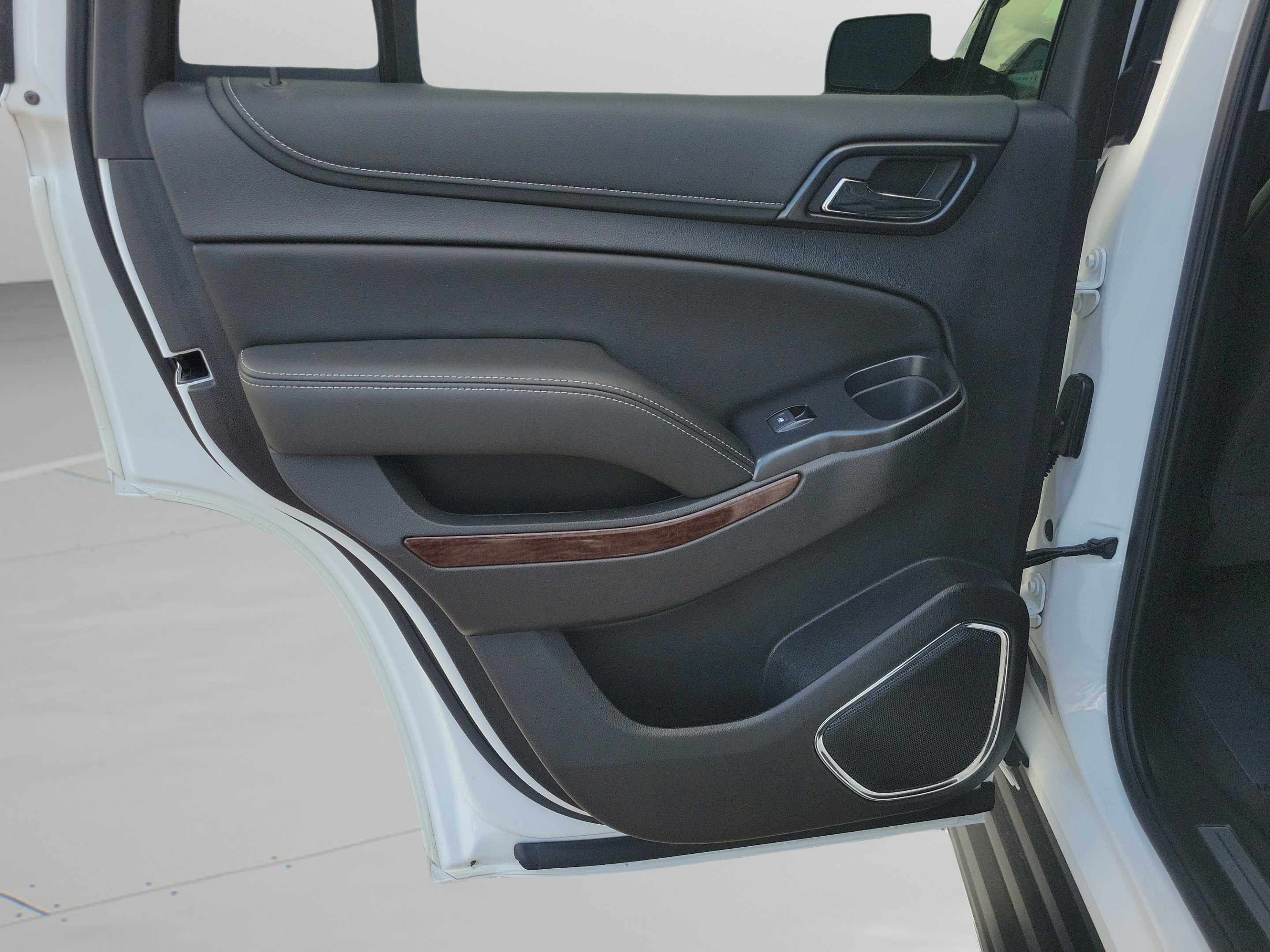Used 2020 GMC Yukon SLT w/ Open Road Package RWD image 8