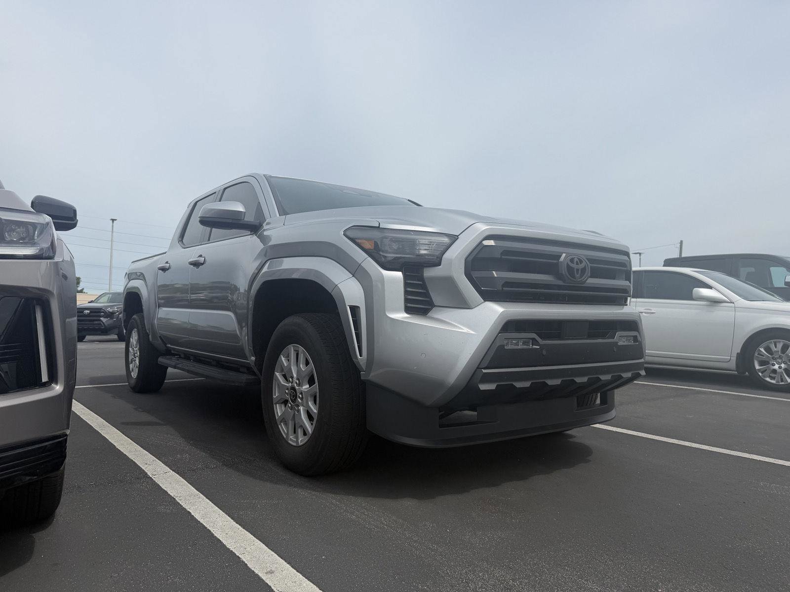 Used 2024 Toyota Tacoma SR5 AWD/4WD image 15