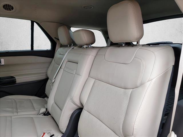Used 2022 Ford Explorer Platinum w/ Equipment Group 601A AWD/4WD image 14