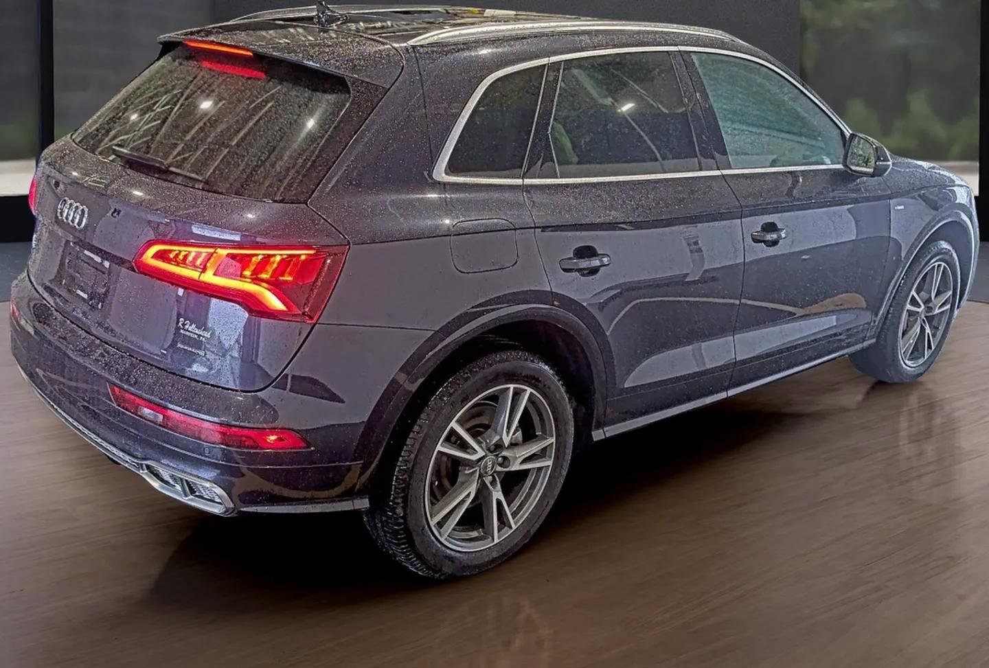 Used 2020 Audi Q5 e Premium Plus w/ Premium Plus Package image 16