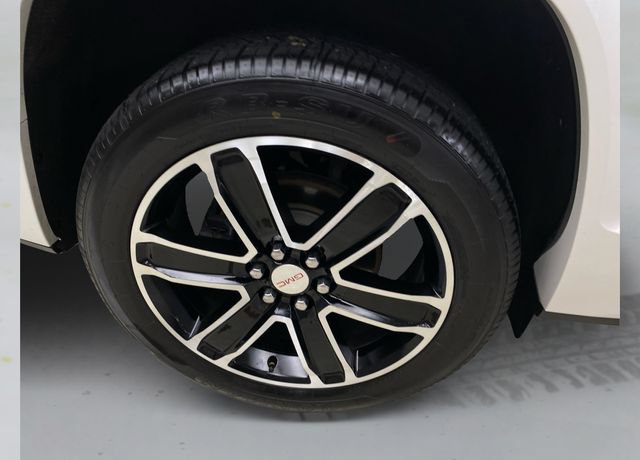 Used 2017 GMC Acadia Denali w/ Technology Package AWD/4WD image 18