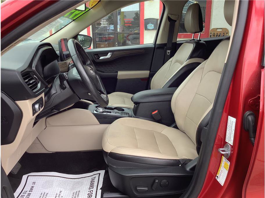 Used 2020 Ford Escape Titanium w/ Titanium Premium Package 2.0 FWD image 10