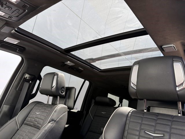 Certified 2024 Cadillac Escalade ESV V AWD/4WD image 18