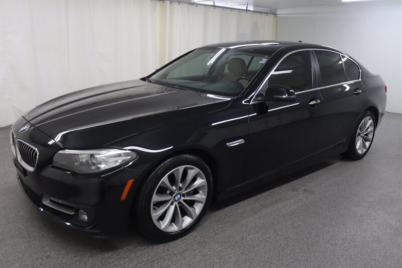 Used 2016 BMW 528i xDrive Sedan AWD/4WD image 3