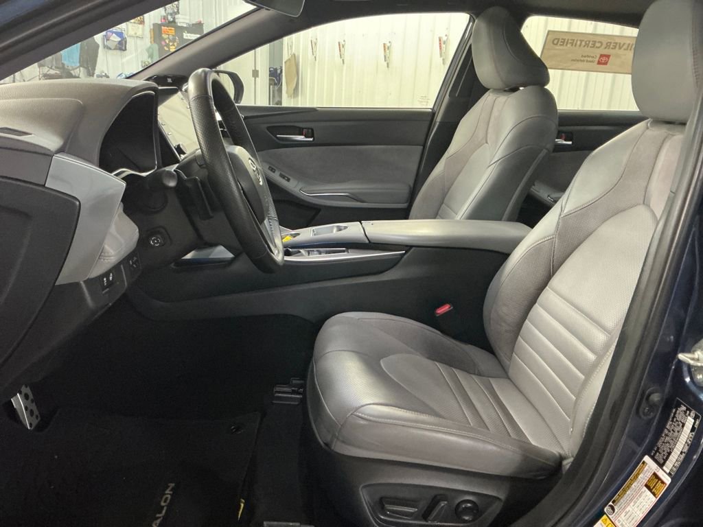Certified 2019 Toyota Avalon Touring image 12