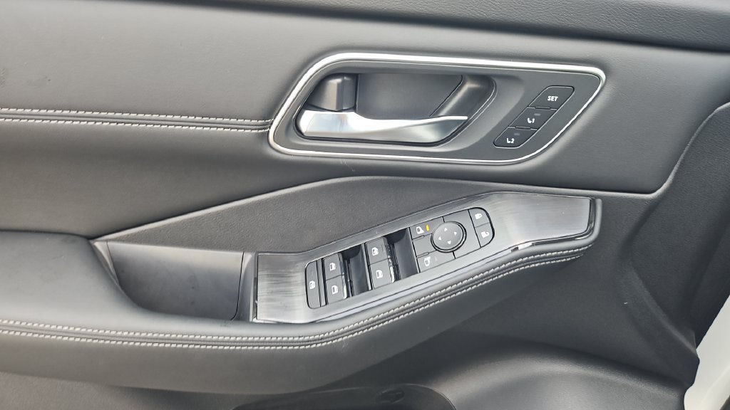 New 2026 Nissan Rogue Platinum AWD/4WD image 5