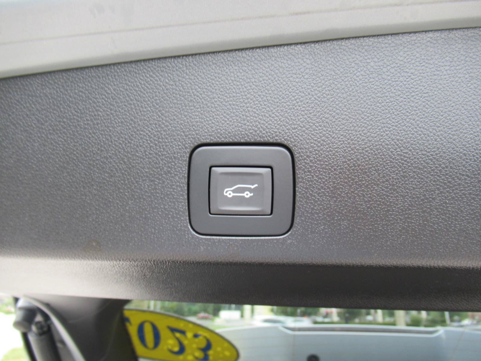Used 2023 Buick Encore GX Select w/ Sport Touring Package FWD image 32