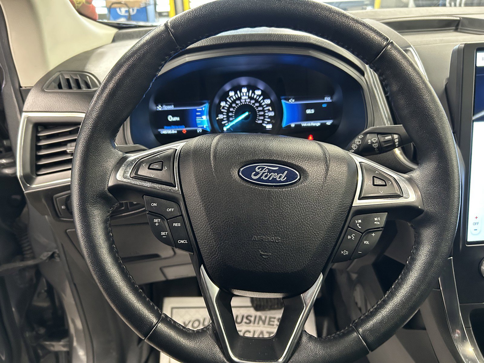 Used 2022 Ford Edge Titanium image 21