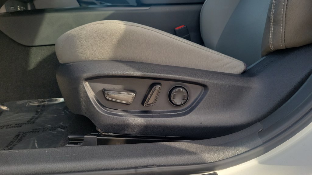 Used 2026 Toyota Camry SE FWD image 16