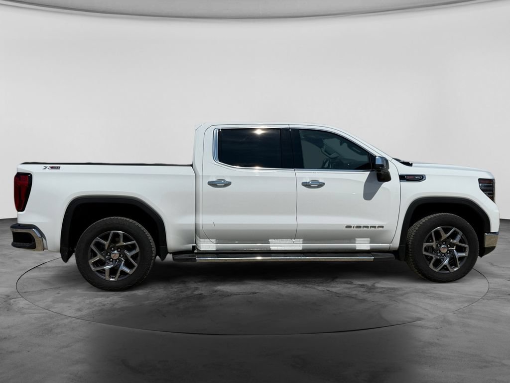 Used 2022 GMC Sierra 1500 SLT w/ SLT Premium Plus Package AWD/4WD image 11