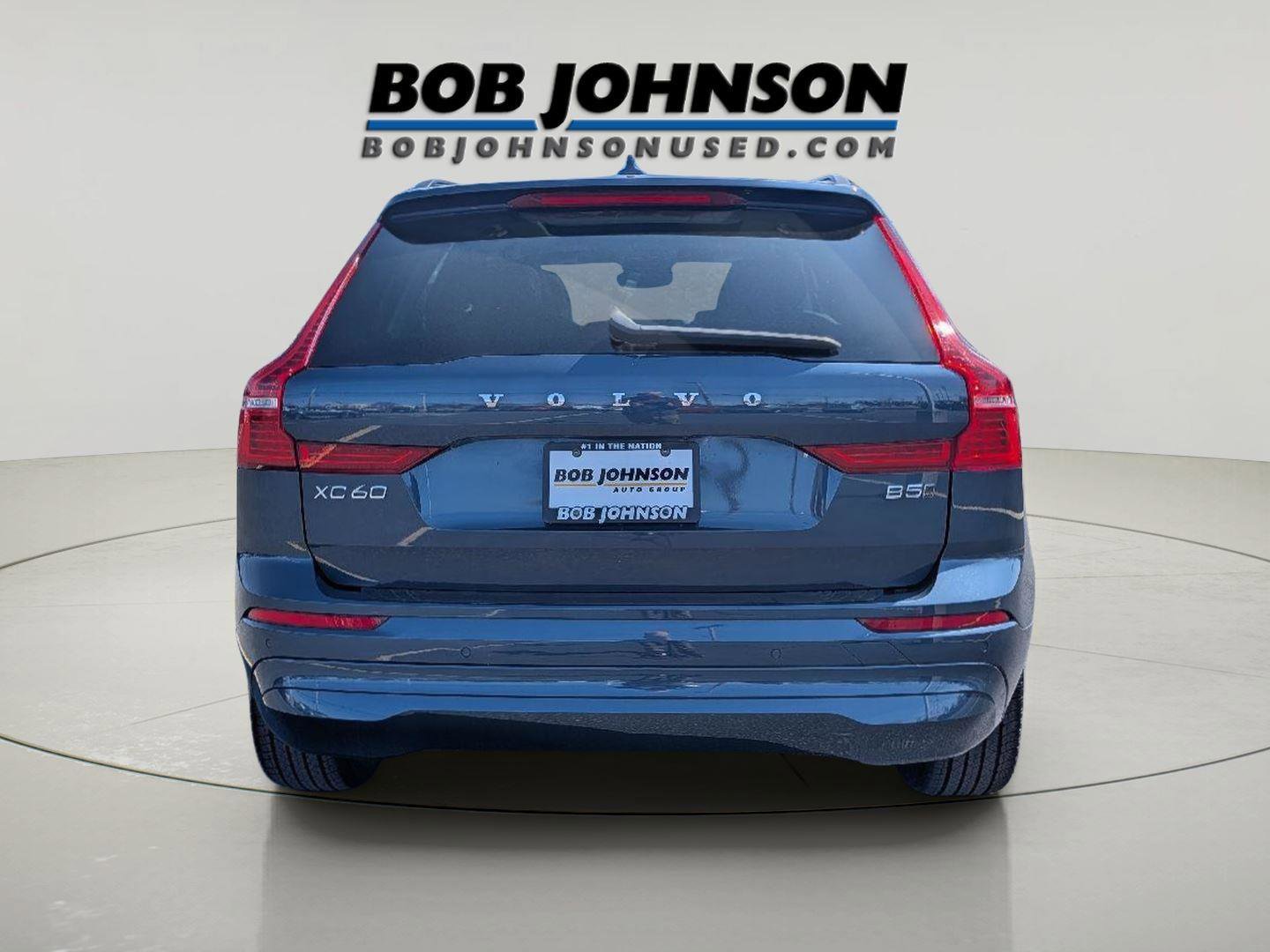 Used 2022 Volvo XC60 B5 Momentum w/ Climate Package image 3