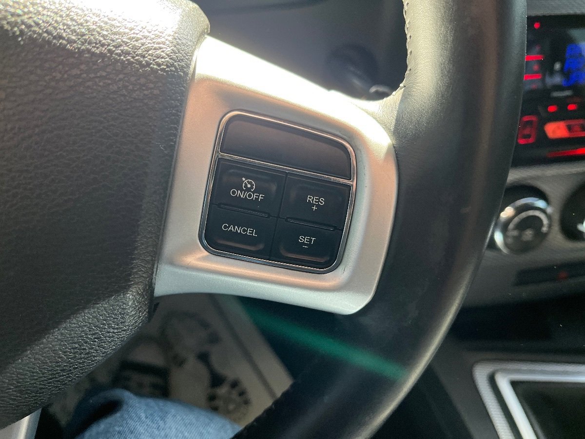 Used 2012 Dodge Challenger R/T RWD image 18