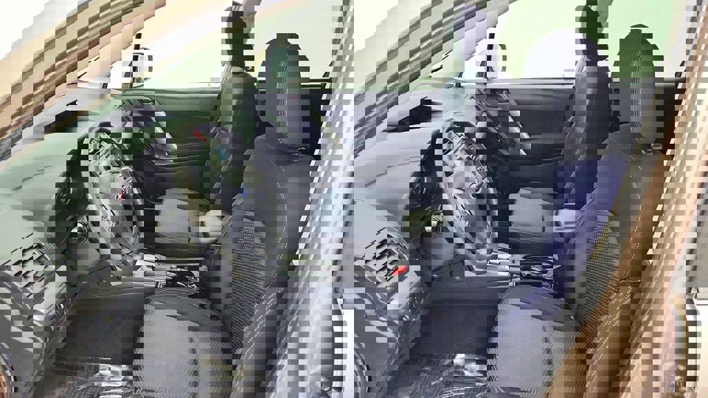 Used 2015 Subaru Forester 2.5i Premium w/ All-Weather Package image 19