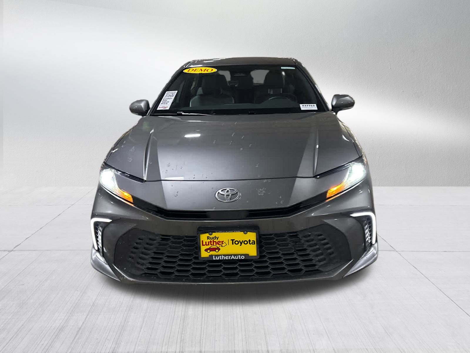 Certified 2025 Toyota Camry SE image 2