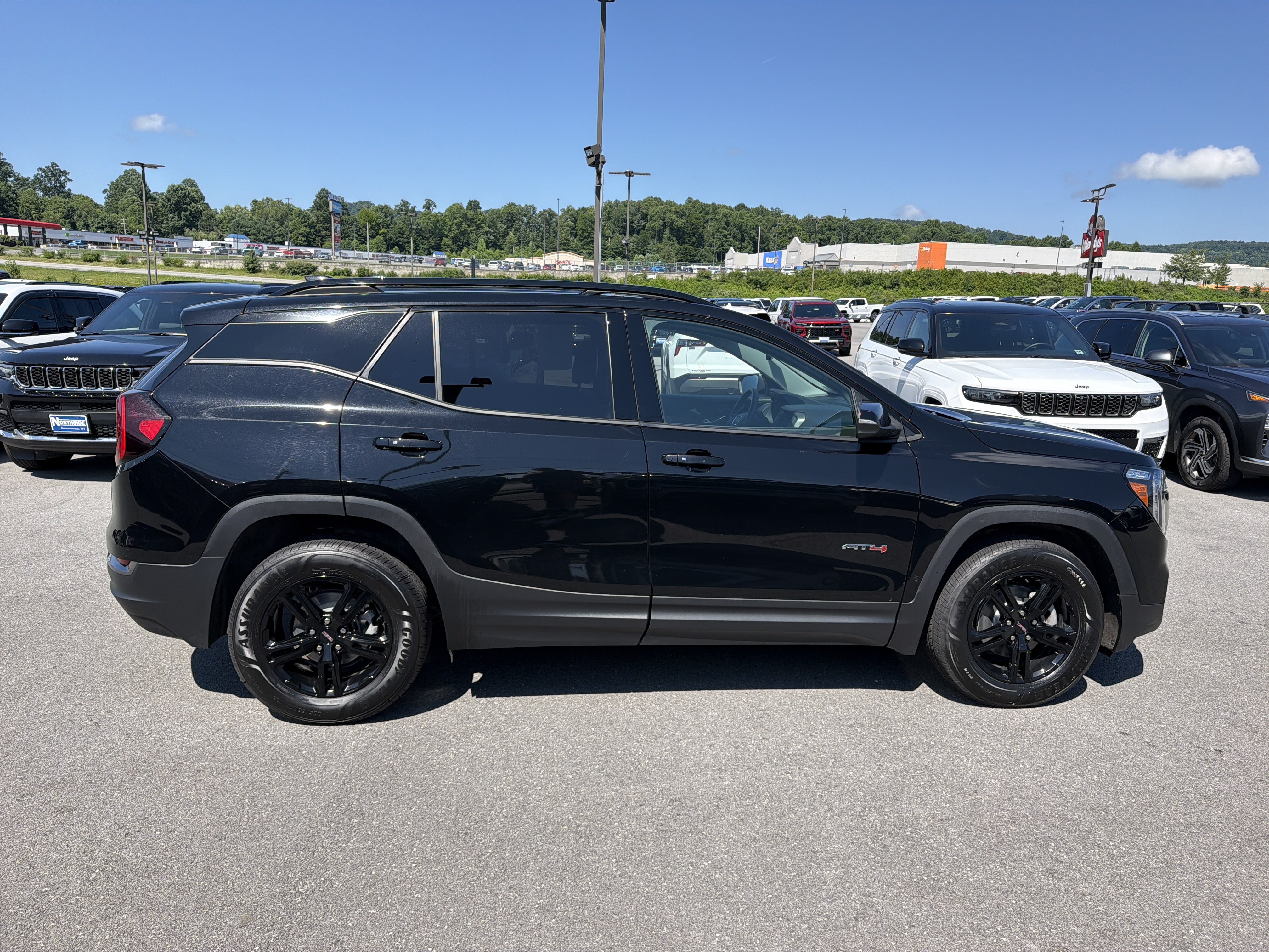 Used 2023 GMC Terrain AT4 AWD/4WD image 5
