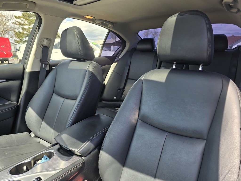 Used 2015 INFINITI Q50 w/ Moonroof Package RWD image 22