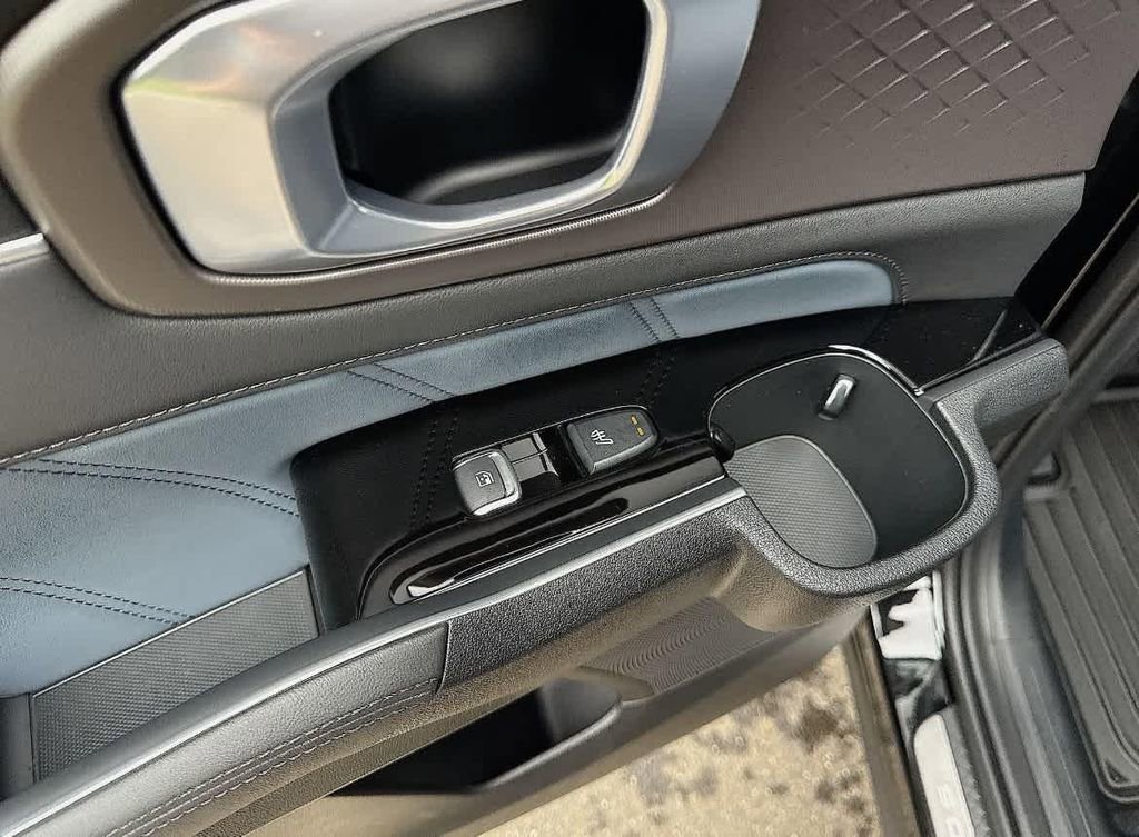 New 2025 Kia Sorento SX Prestige AWD/4WD image 32