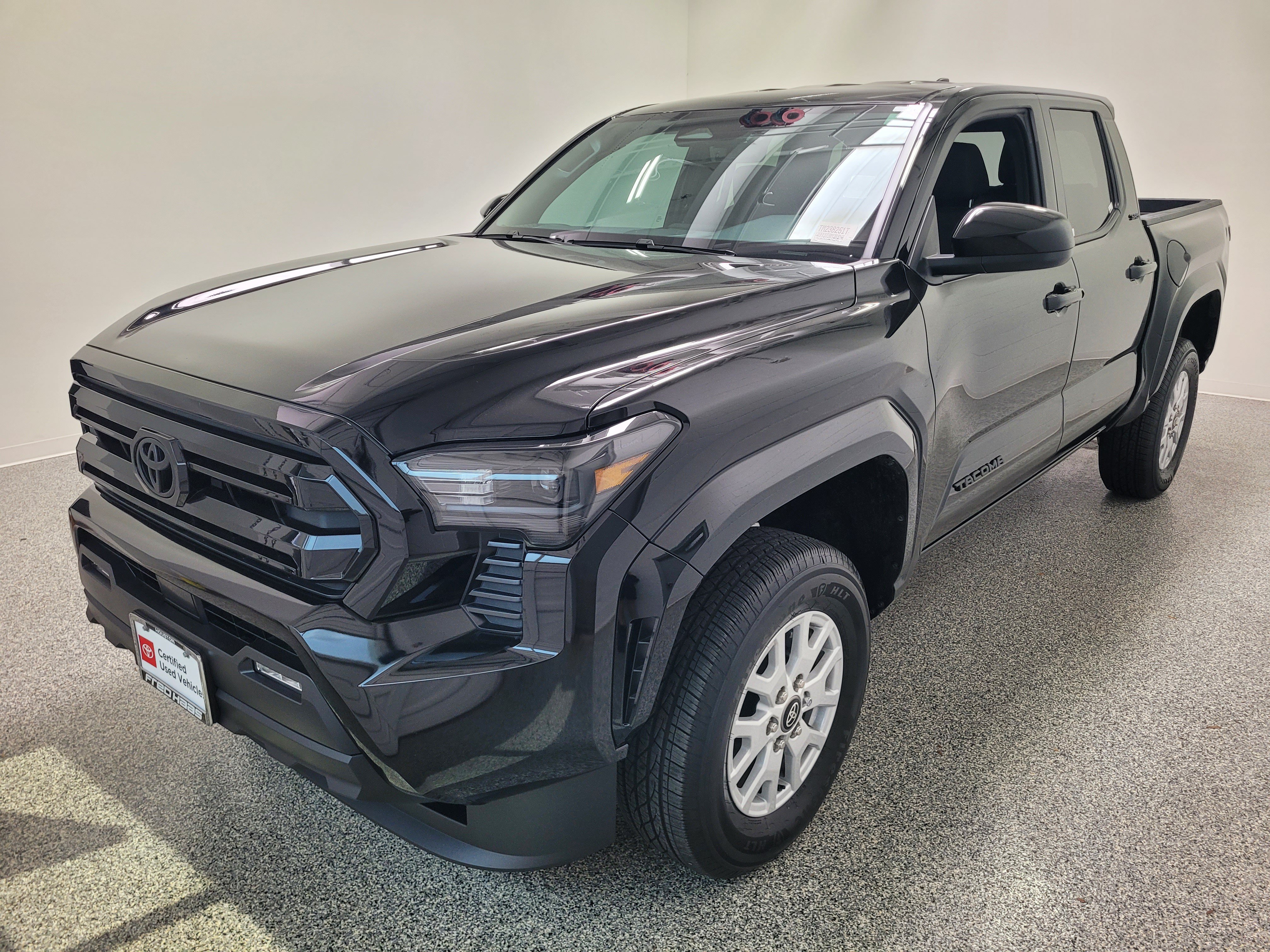 Certified 2026 Toyota Tacoma SR5 AWD/4WD image 2