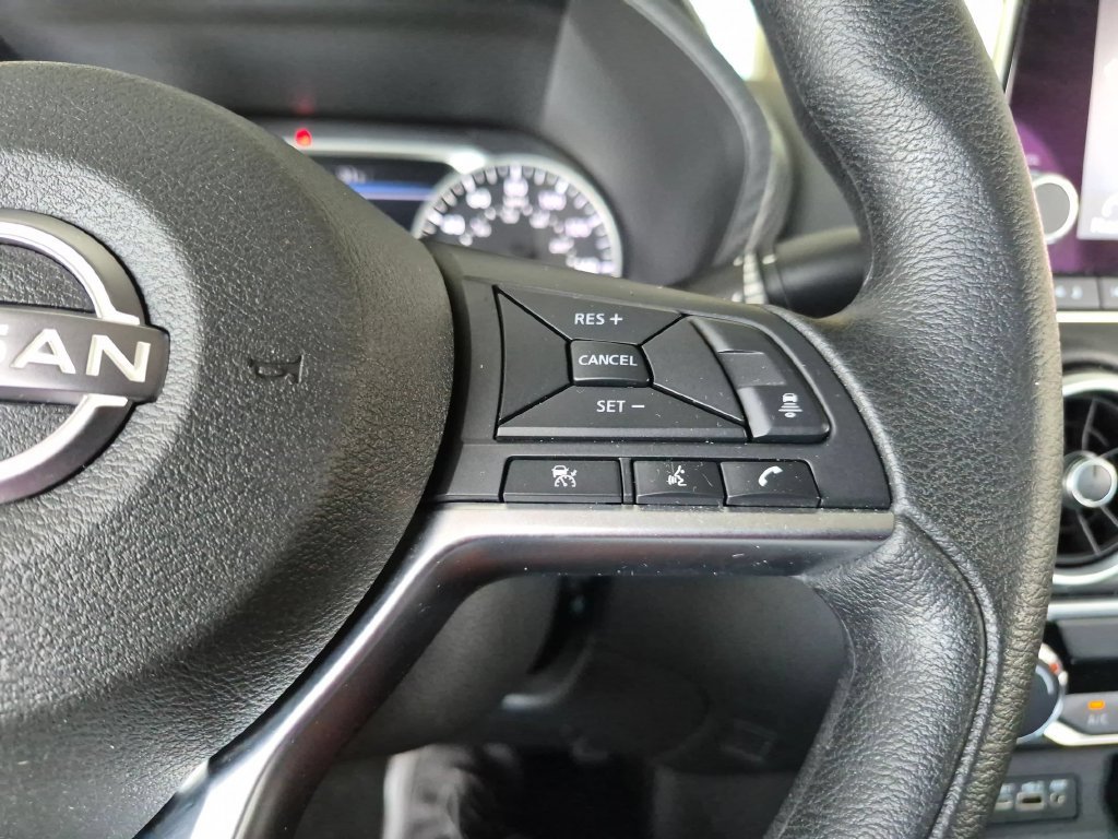 Used 2025 Nissan Sentra SV FWD image 15