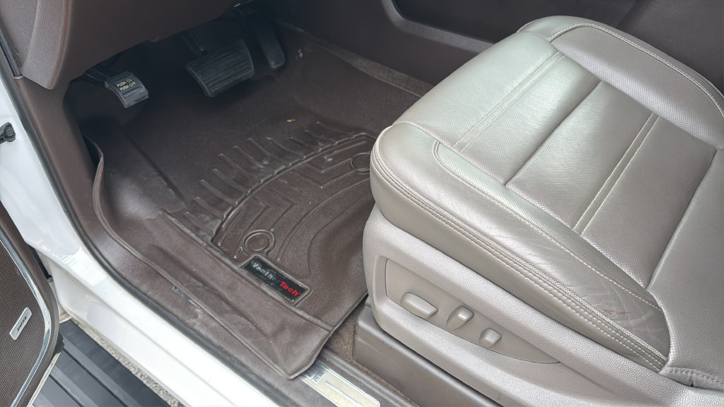 Used 2018 GMC Yukon Denali RWD image 12