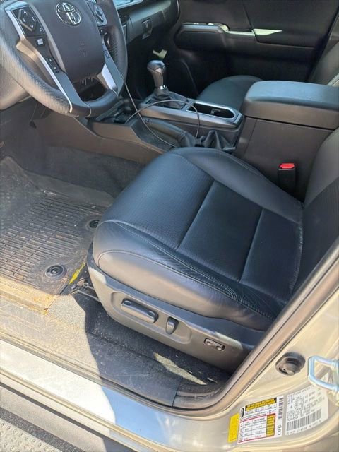 Used 2022 Toyota Tacoma TRD Off-Road w/ TRD Premium Off Road Package image 8