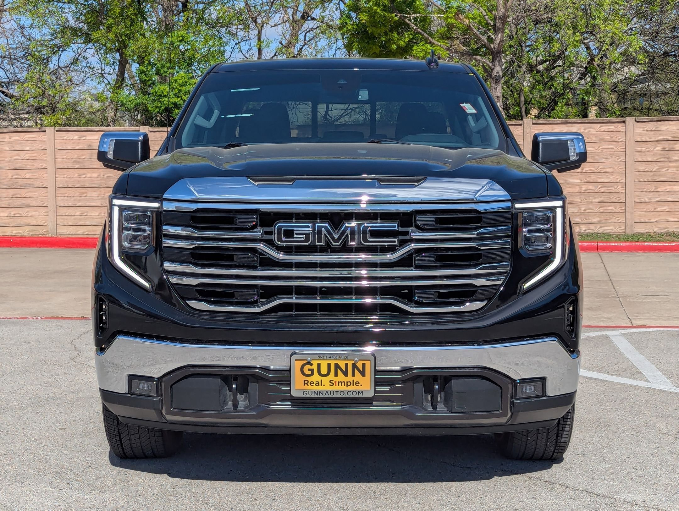 Used 2023 GMC Sierra 1500 SLT image 8