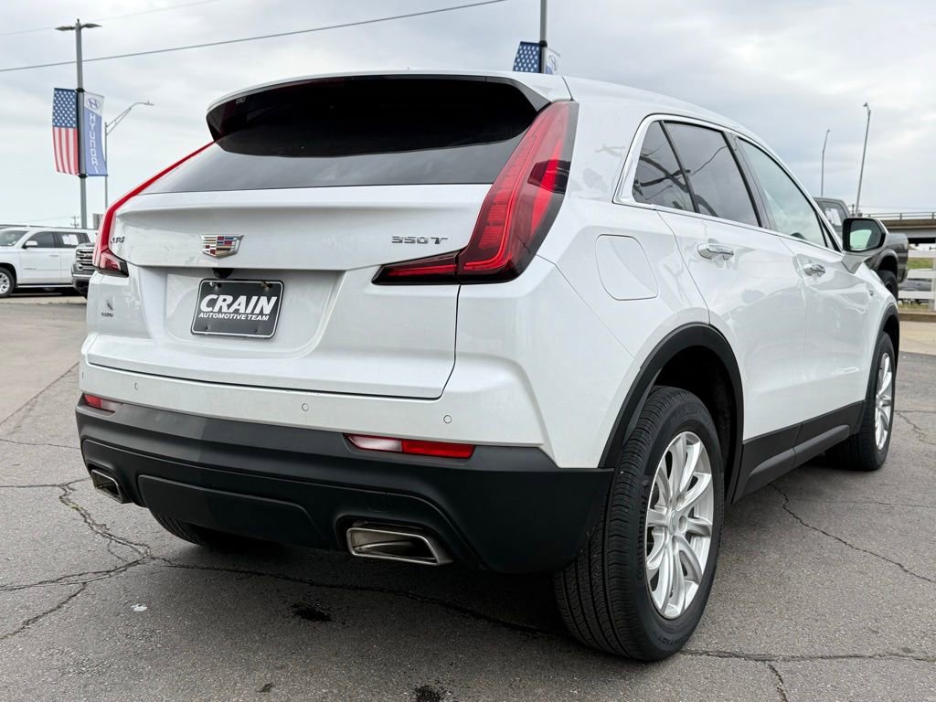 Used 2023 Cadillac XT4 Luxury w/ Cold Weather Package image 8