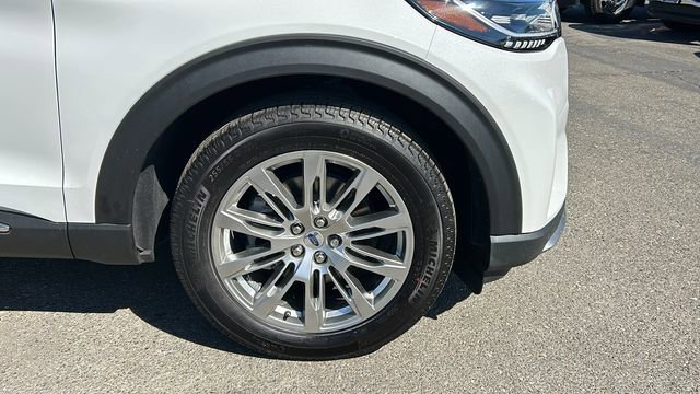 New 2026 Ford Explorer Platinum RWD image 9