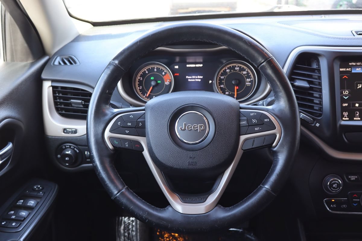 Used 2016 Jeep Cherokee Limited AWD/4WD image 13