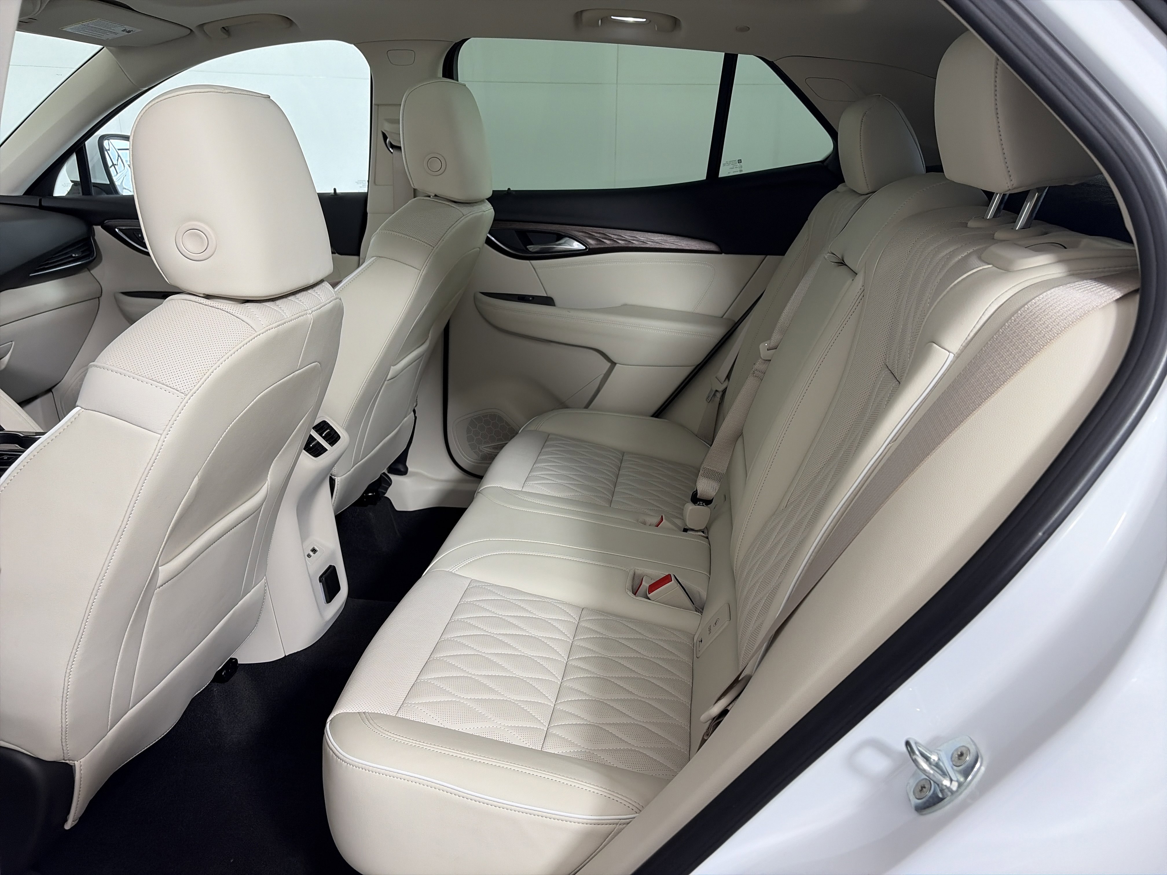 Certified 2023 Buick Envision Avenir image 7