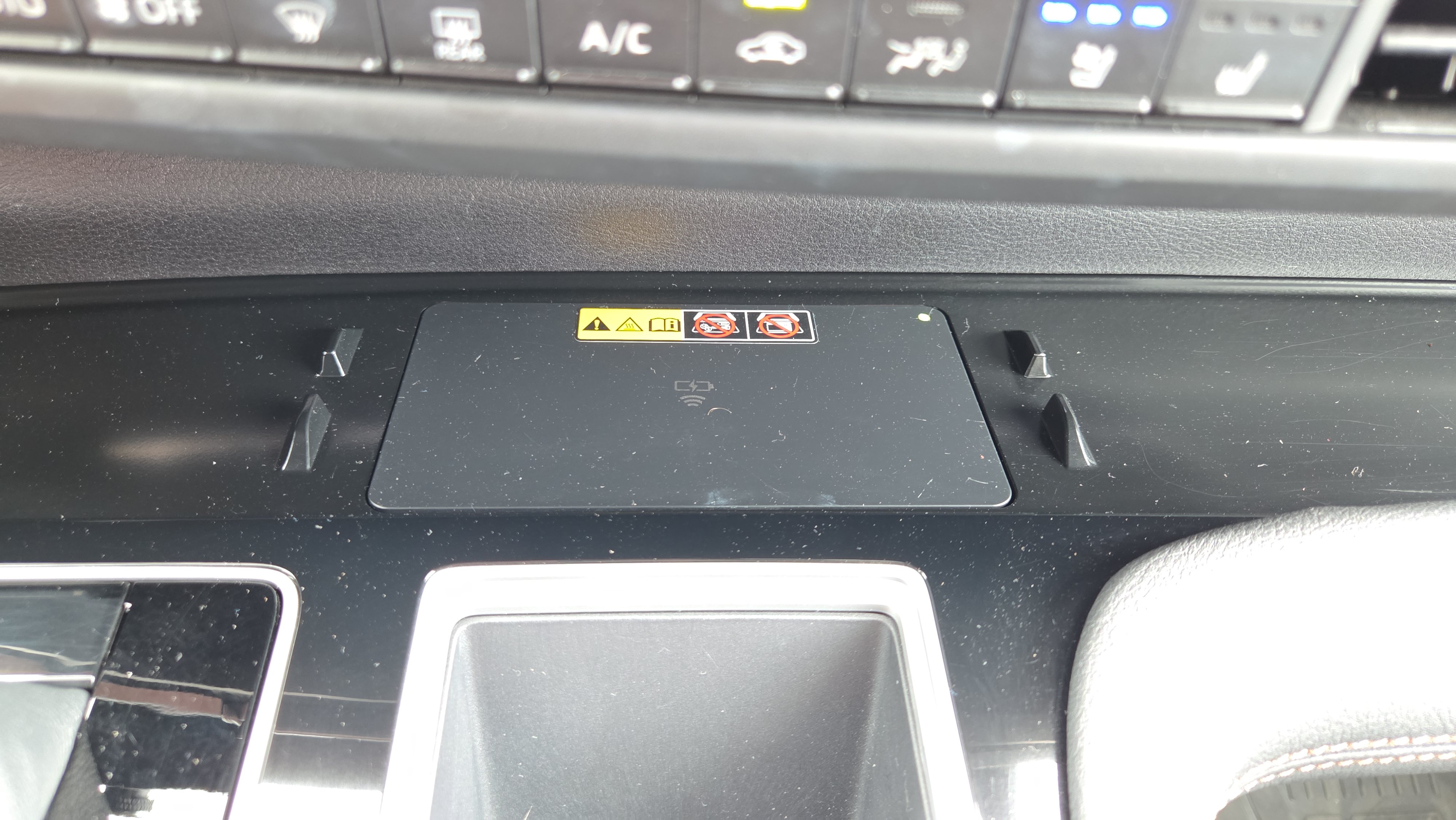 Certified 2025 Toyota Sienna Platinum AWD/4WD image 27