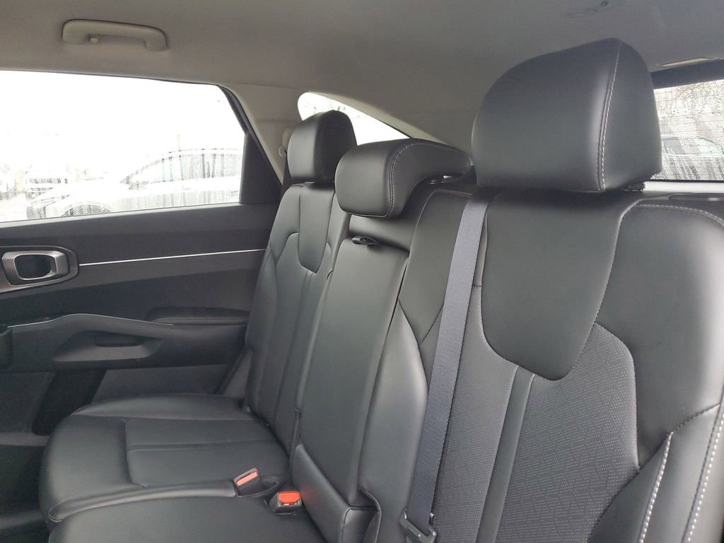 Used 2021 Kia Sorento S image 27
