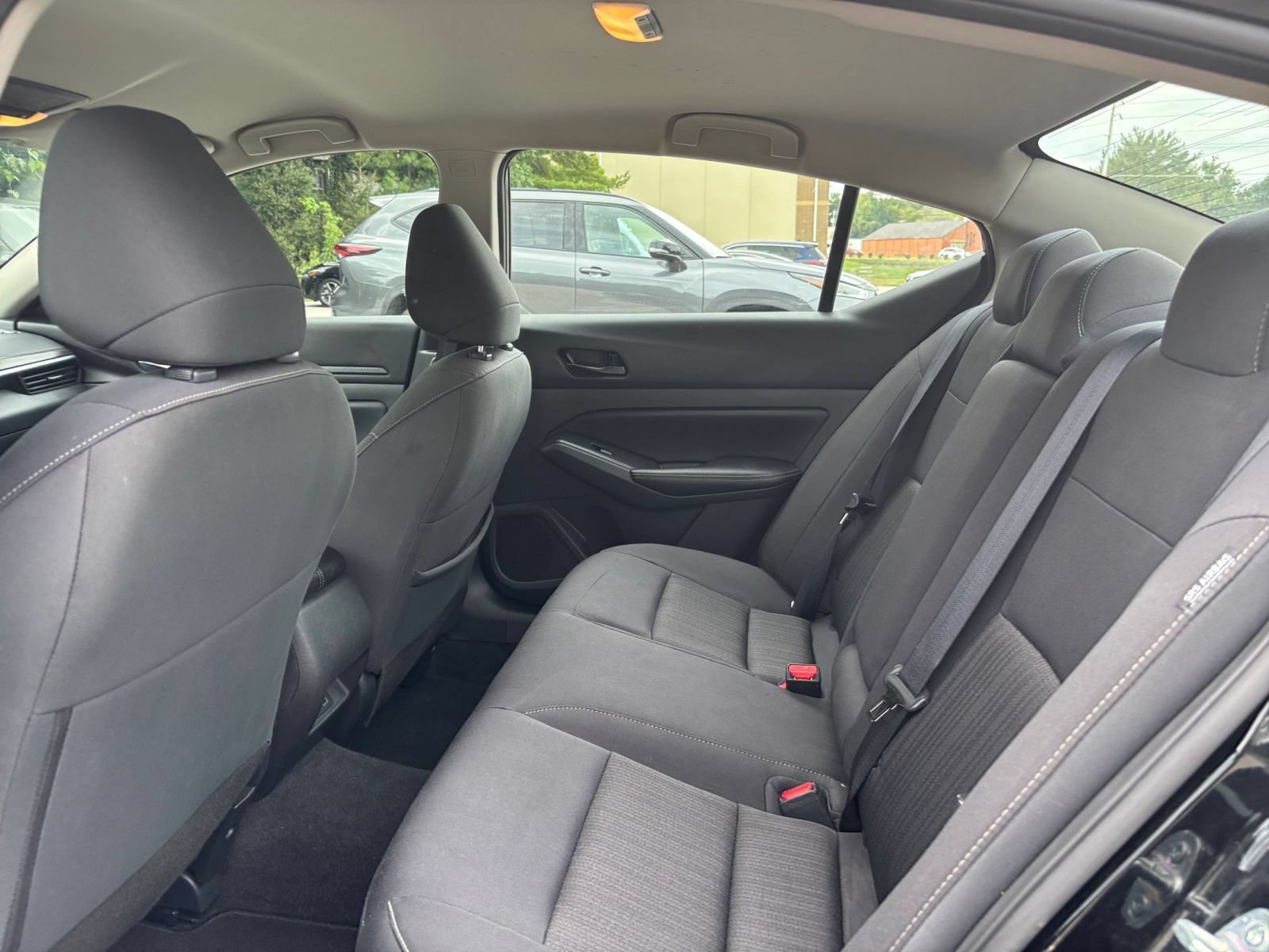Used 2025 Nissan Altima 2.5 SV FWD image 25