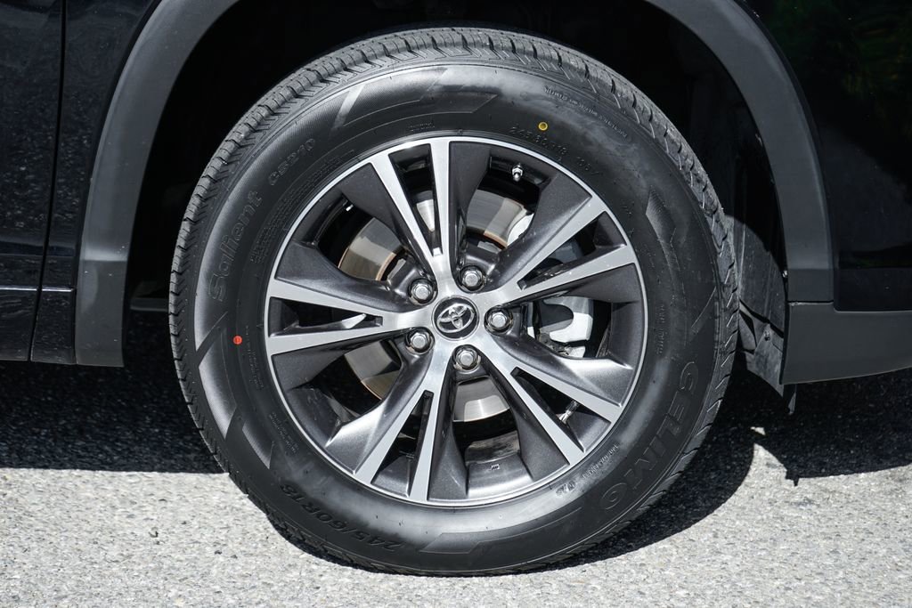 Used 2017 Toyota Highlander LE FWD image 38