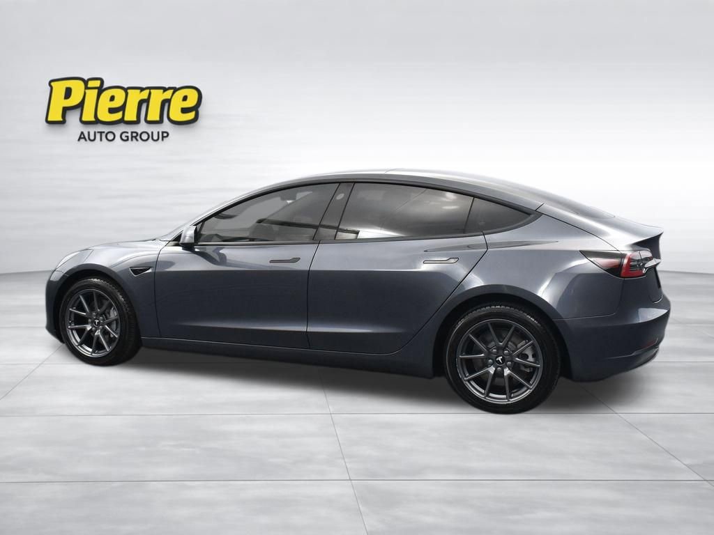 Used 2023 Tesla Model 3 Standard Range image 2