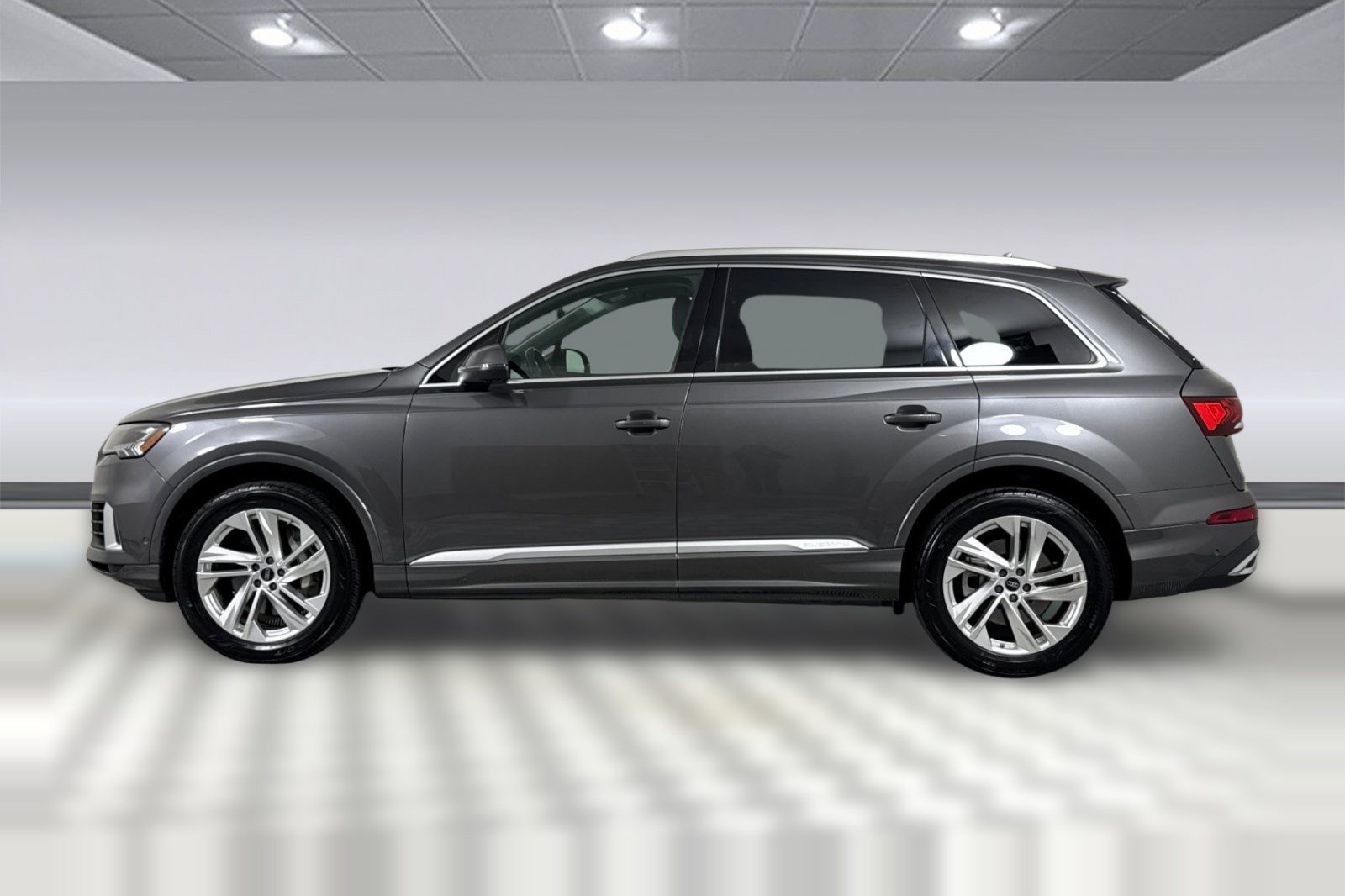 Used 2024 Audi Q7 3.0T Premium Plus AWD/4WD image 2
