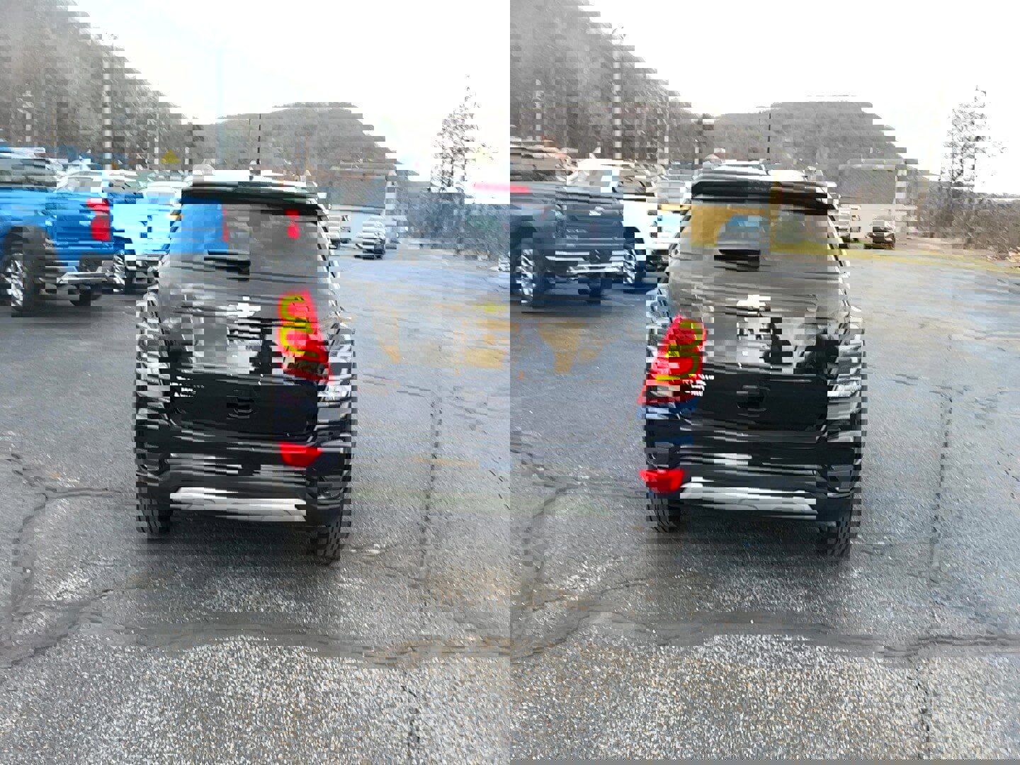 Used 2022 Chevrolet Trax LT w/ LT Convenience Package image 6