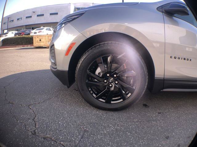 New 2023 Chevrolet Equinox LS w/ LS Convenience Package FWD image 32
