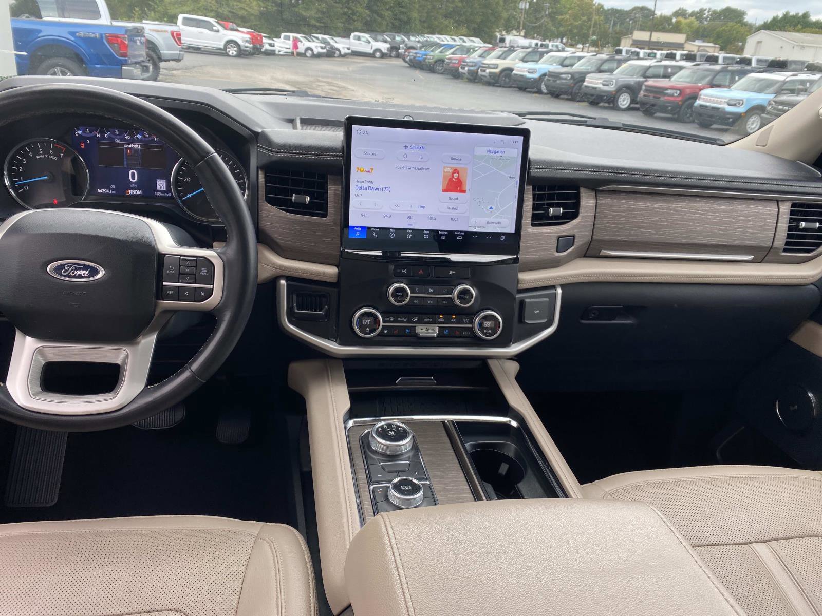 Used 2024 Ford Expedition Limited image 15