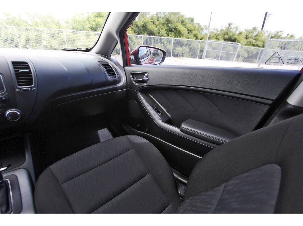 Used 2016 Kia Forte LX FWD image 8