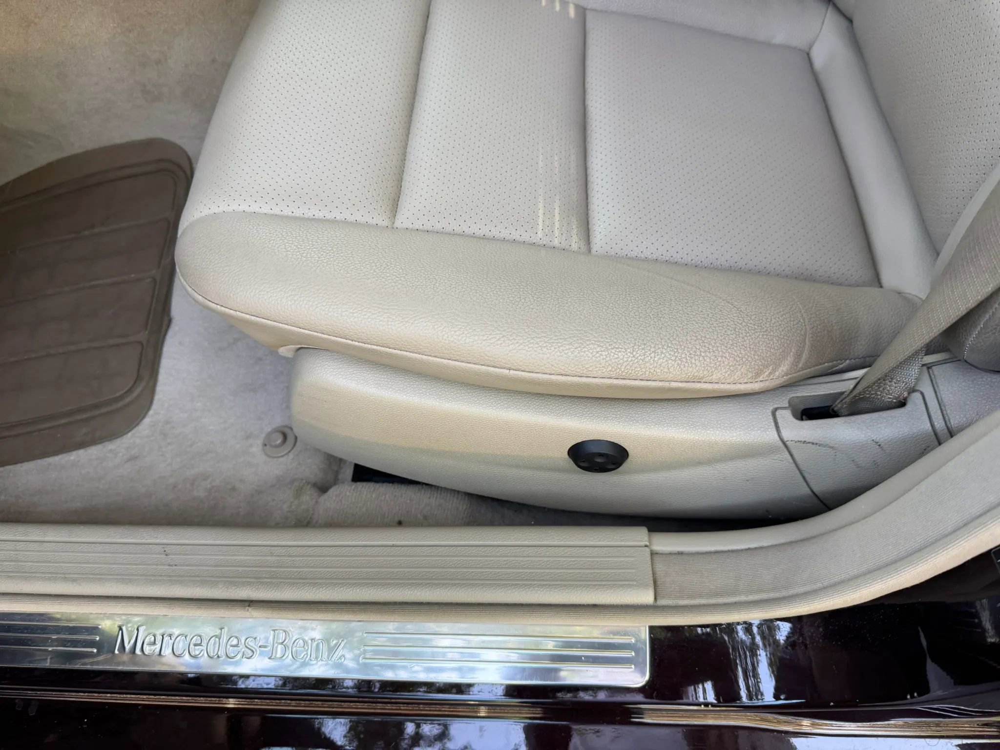 Used 2012 Mercedes-Benz C 250 Sedan image 18