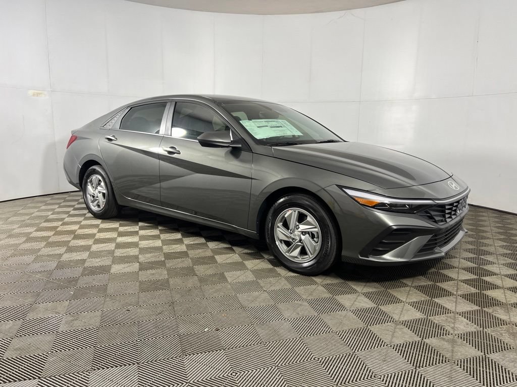 New 2026 Hyundai Elantra SE FWD image 7