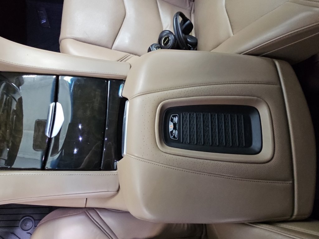 Used 2019 Cadillac Escalade ESV Platinum RWD image 22