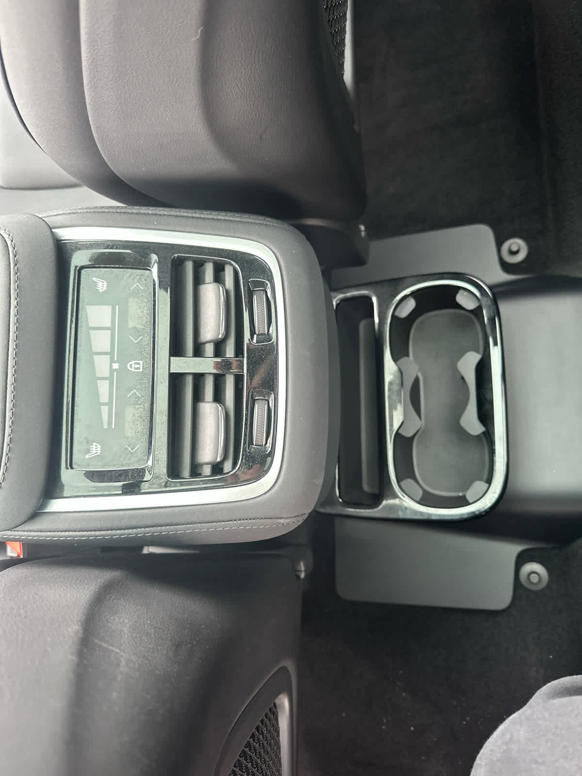 Used 2026 Volvo XC90 B6 Plus w/ Protection Package Premier image 29