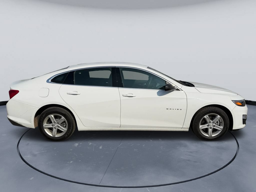Used 2023 Chevrolet Malibu LS FWD image 2