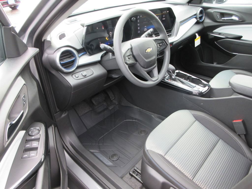 New 2026 Chevrolet Trax LT FWD image 12