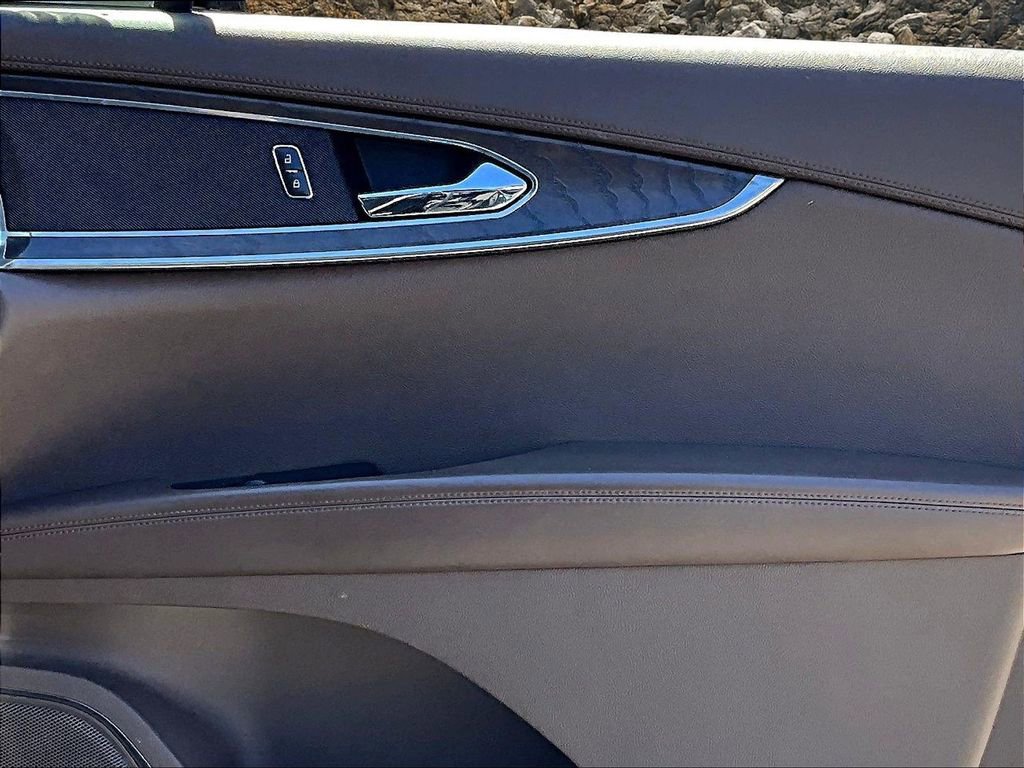 Used 2016 Lincoln MKX Reserve w/ Technology Package image 22