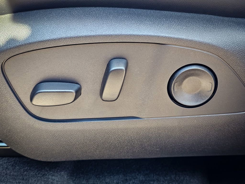 New 2026 GMC Acadia AT4 image 16